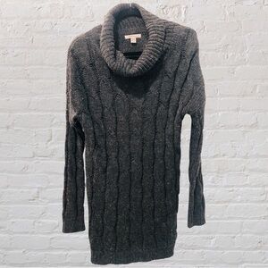 Cozy casual brand. Chunky knit sweater dress. Size: S/M. Dark gray.